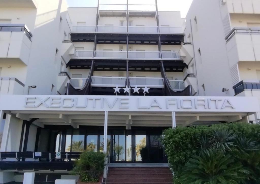 Hotel Executive La Fiorita Rimini Dış mekan fotoğraf