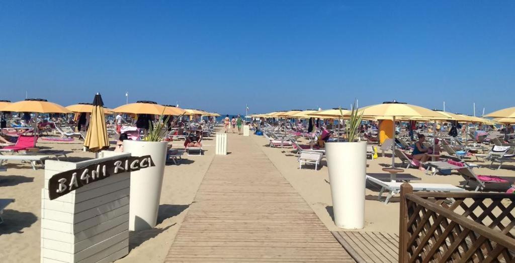 Hotel Executive La Fiorita Rimini Dış mekan fotoğraf