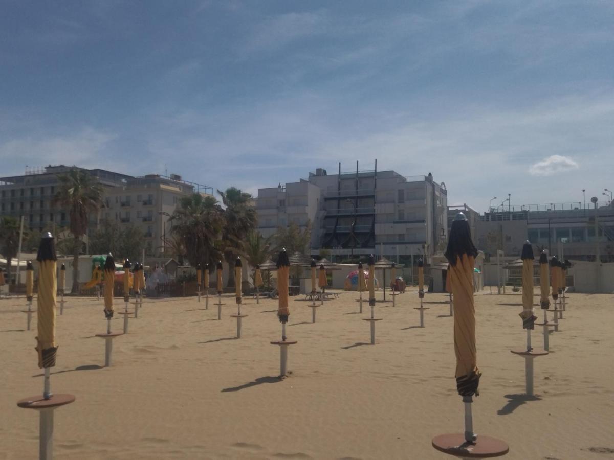 Hotel Executive La Fiorita Rimini Dış mekan fotoğraf