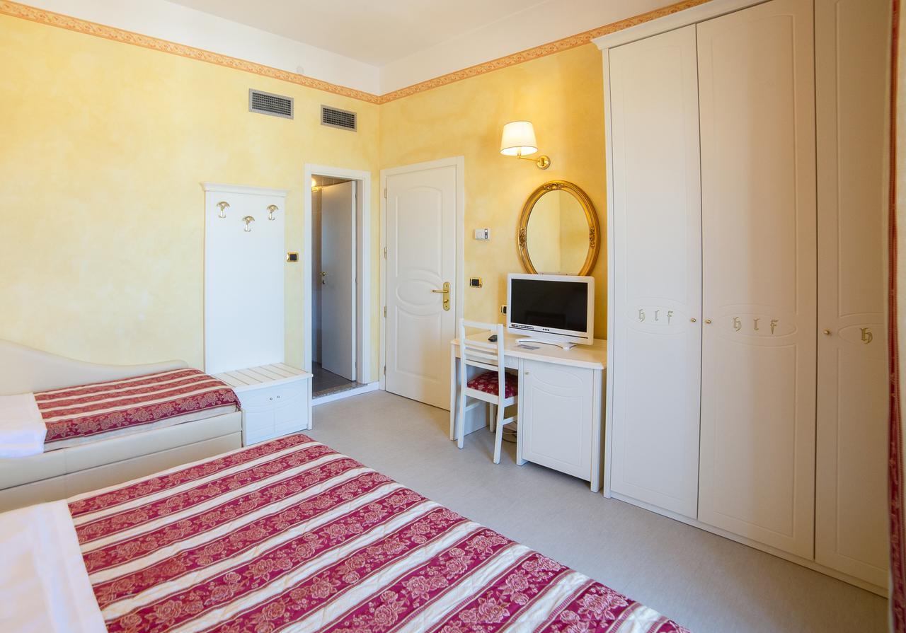 Hotel Executive La Fiorita Rimini Dış mekan fotoğraf