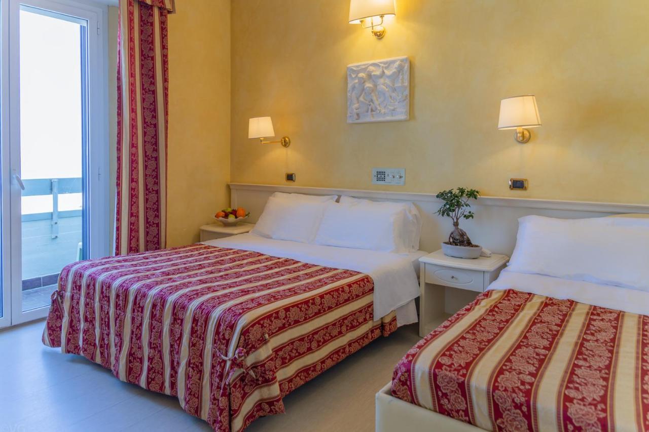 Hotel Executive La Fiorita Rimini Dış mekan fotoğraf