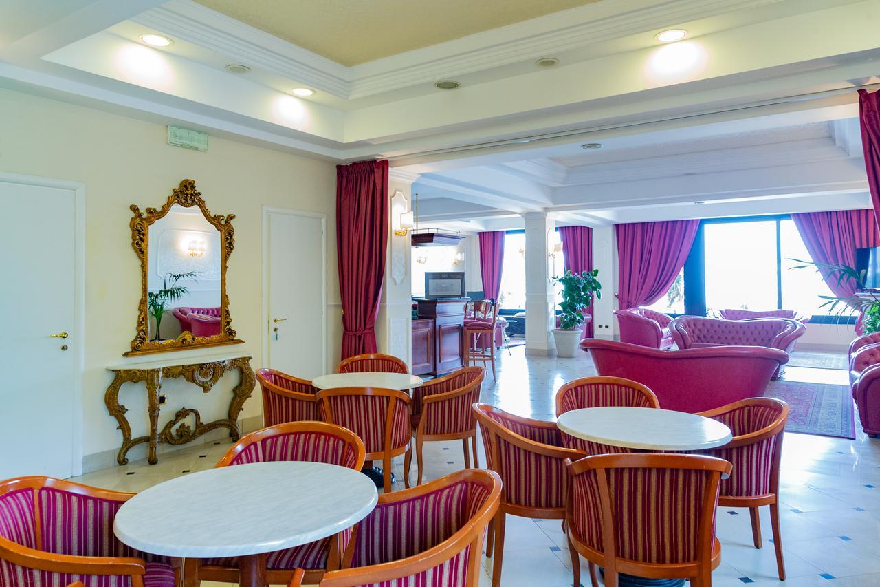 Hotel Executive La Fiorita Rimini Dış mekan fotoğraf